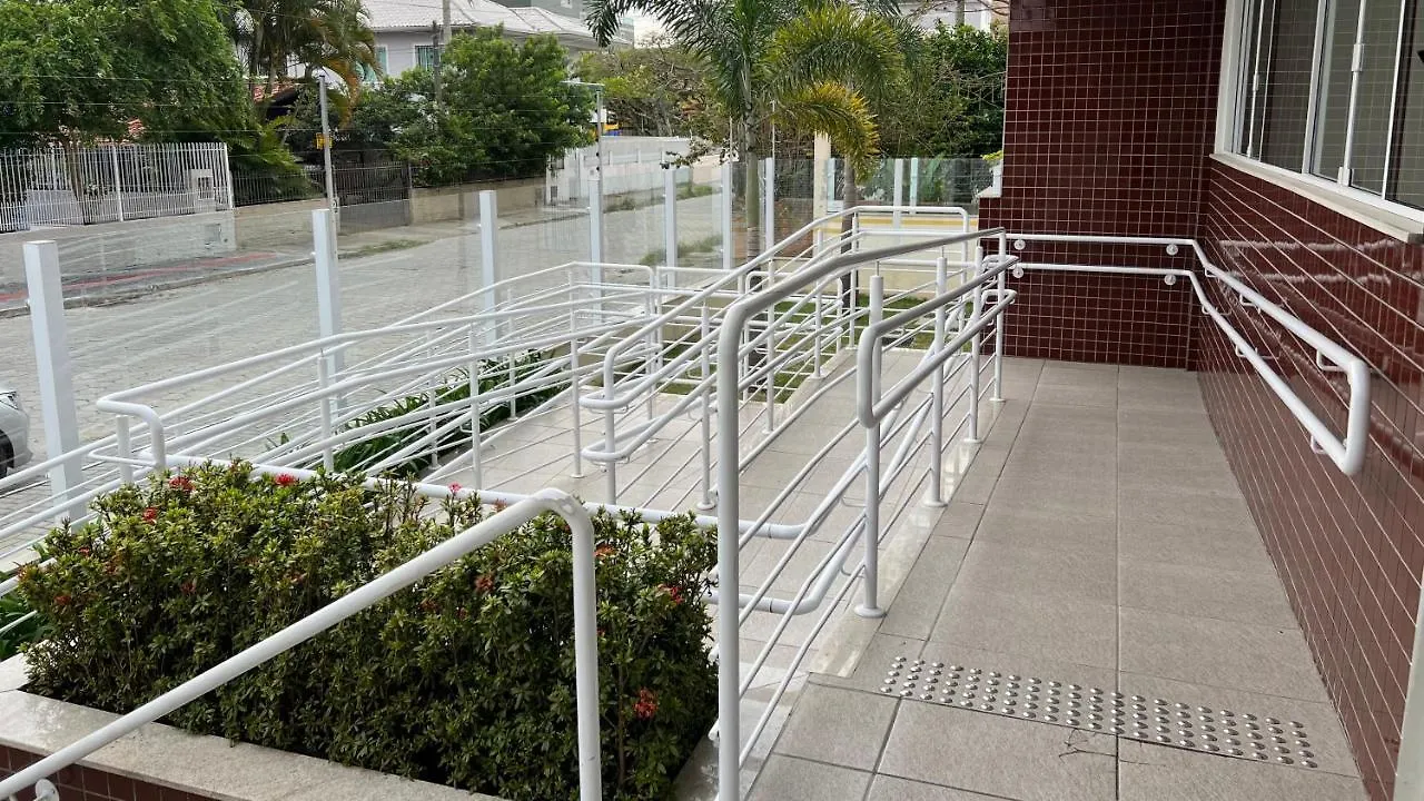 Ap Top Canasvieiras 01 - Apartamento Em Canasvieiras Com Piscina E 2 Garagens Florianopolis 0*,  Brazil
